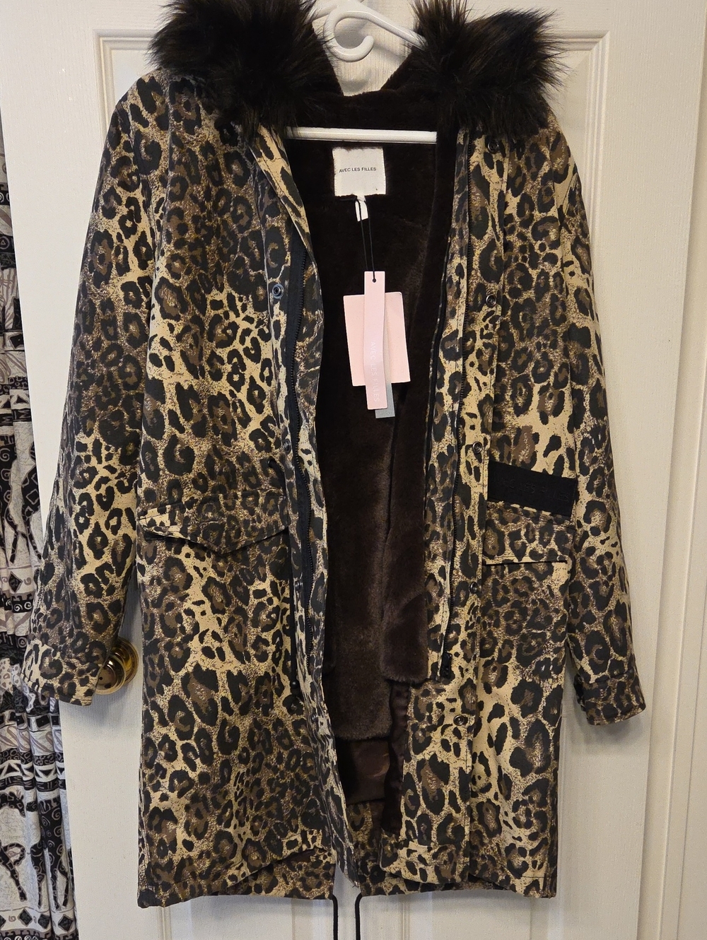 Avec Les Filles Faux Fur Lines Leapord Jacket.  Women's Medium